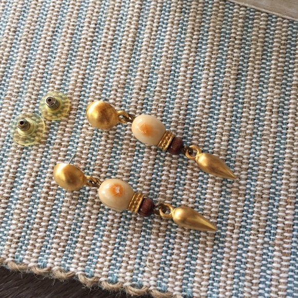 VINTAGE Brushed Gold with Beads Dangle Earrings - Picture 2 of 8